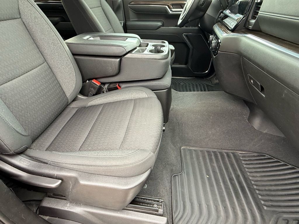 2024 Chevrolet Silverado LT