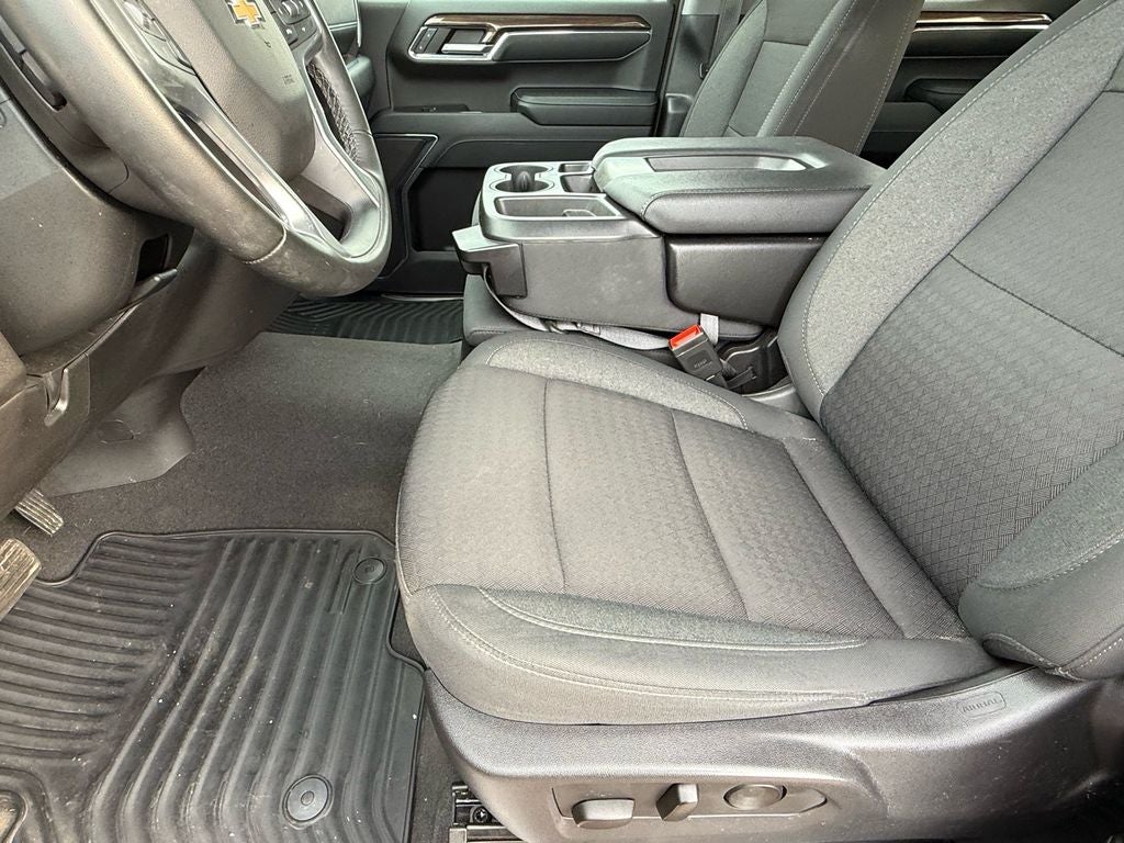 2024 Chevrolet Silverado LT