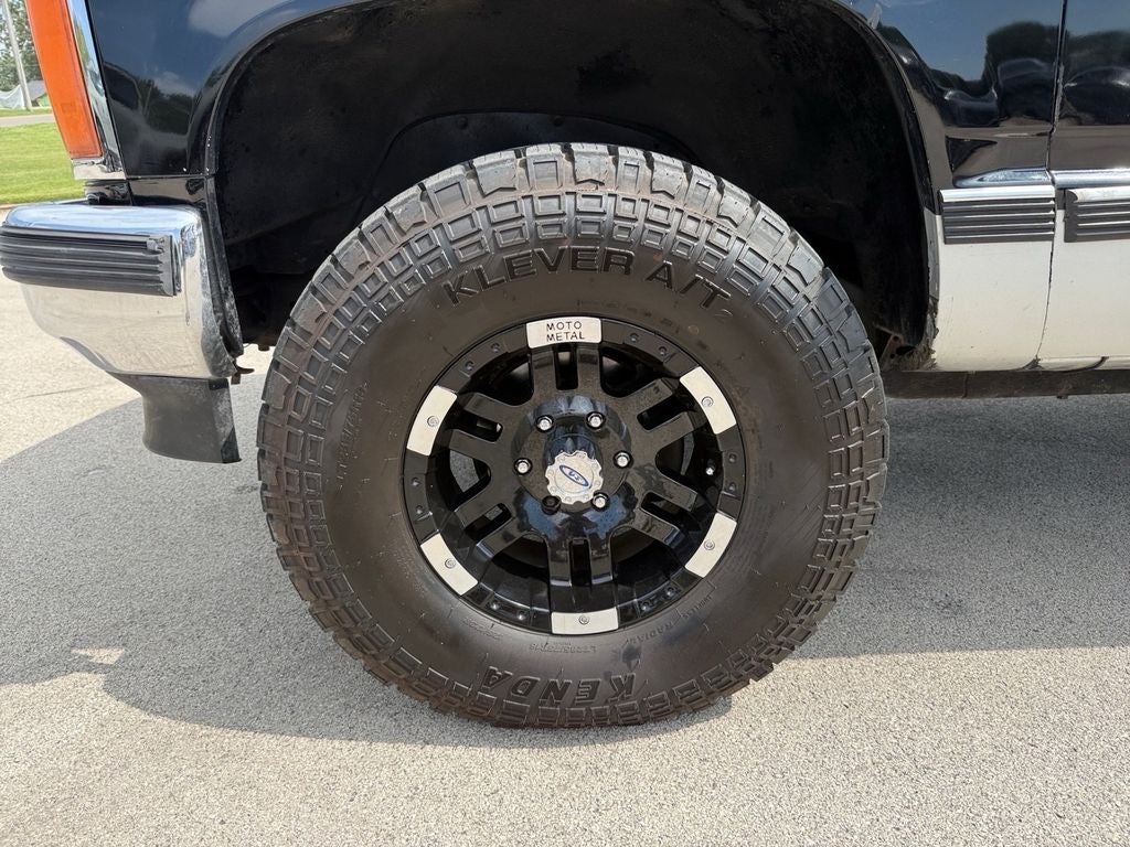 1989 GMC Sierra Sportside 117.5" 4WD