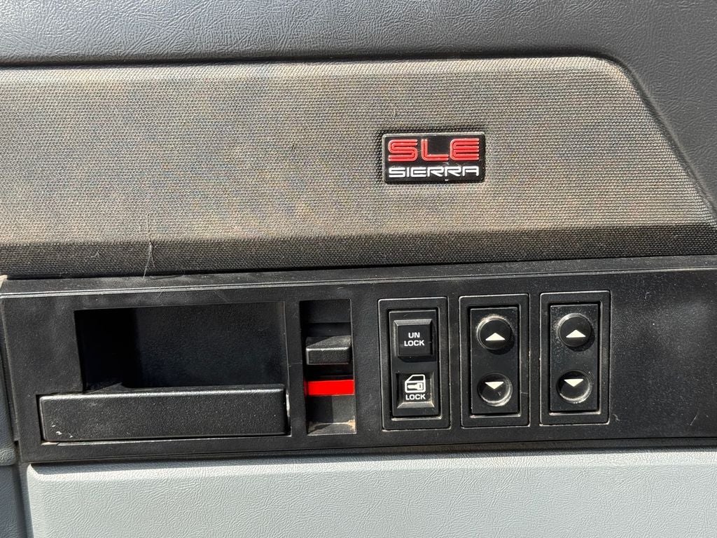 1989 GMC Sierra Sportside 117.5" 4WD