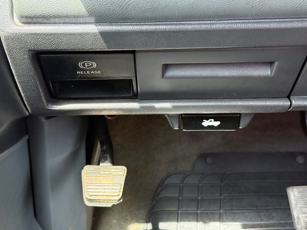 1989 GMC Sierra Sportside 117.5" 4WD