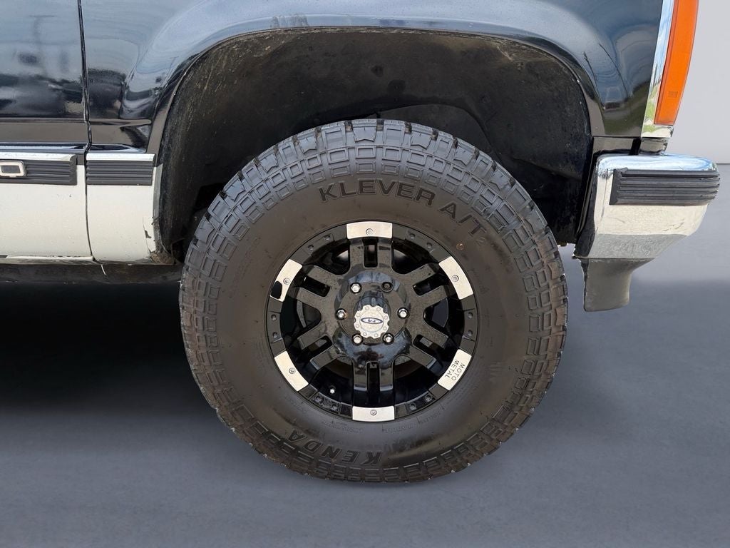 1989 GMC Sierra Sportside 117.5" 4WD