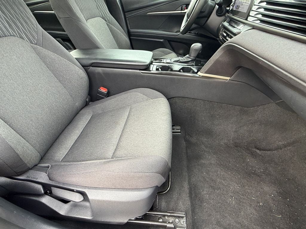 2025 Toyota Camry Hybrid LE