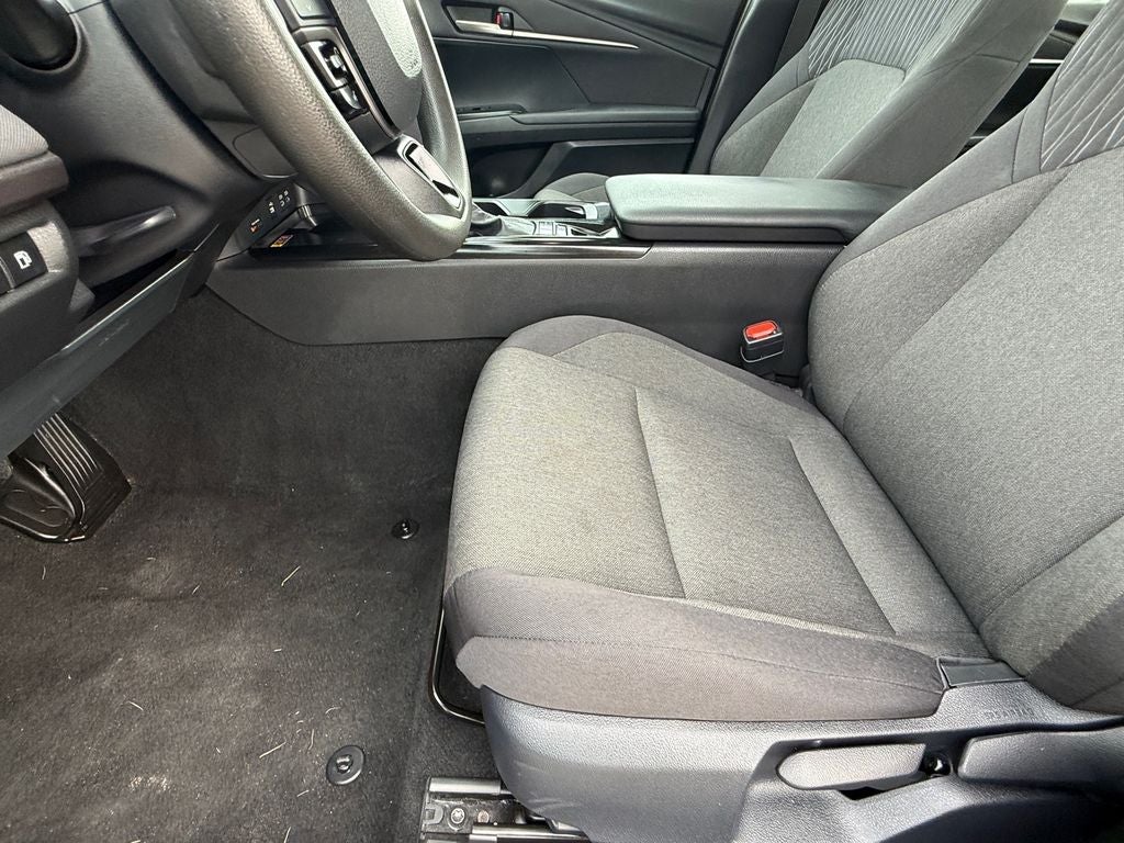 2025 Toyota Camry Hybrid LE