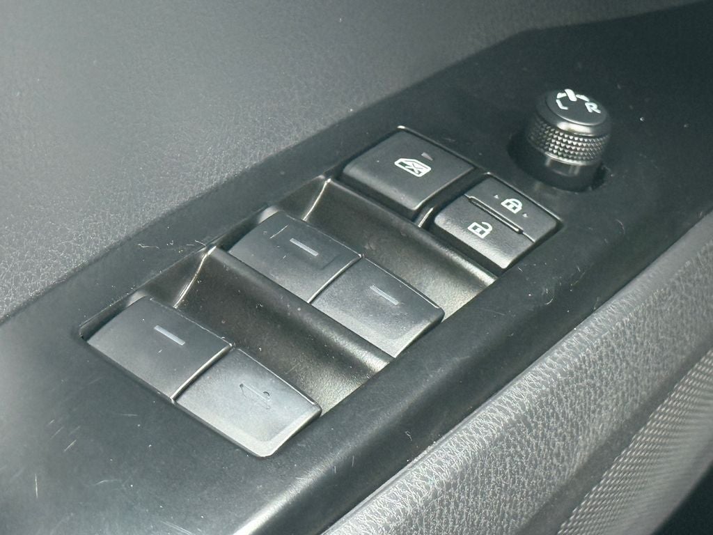 2025 Toyota Camry Hybrid LE