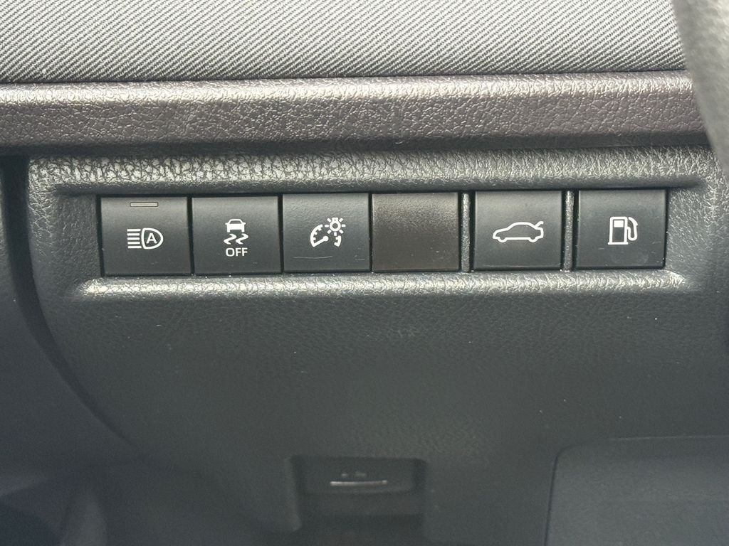 2025 Toyota Camry Hybrid LE