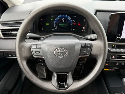 2025 Toyota Camry Hybrid LE
