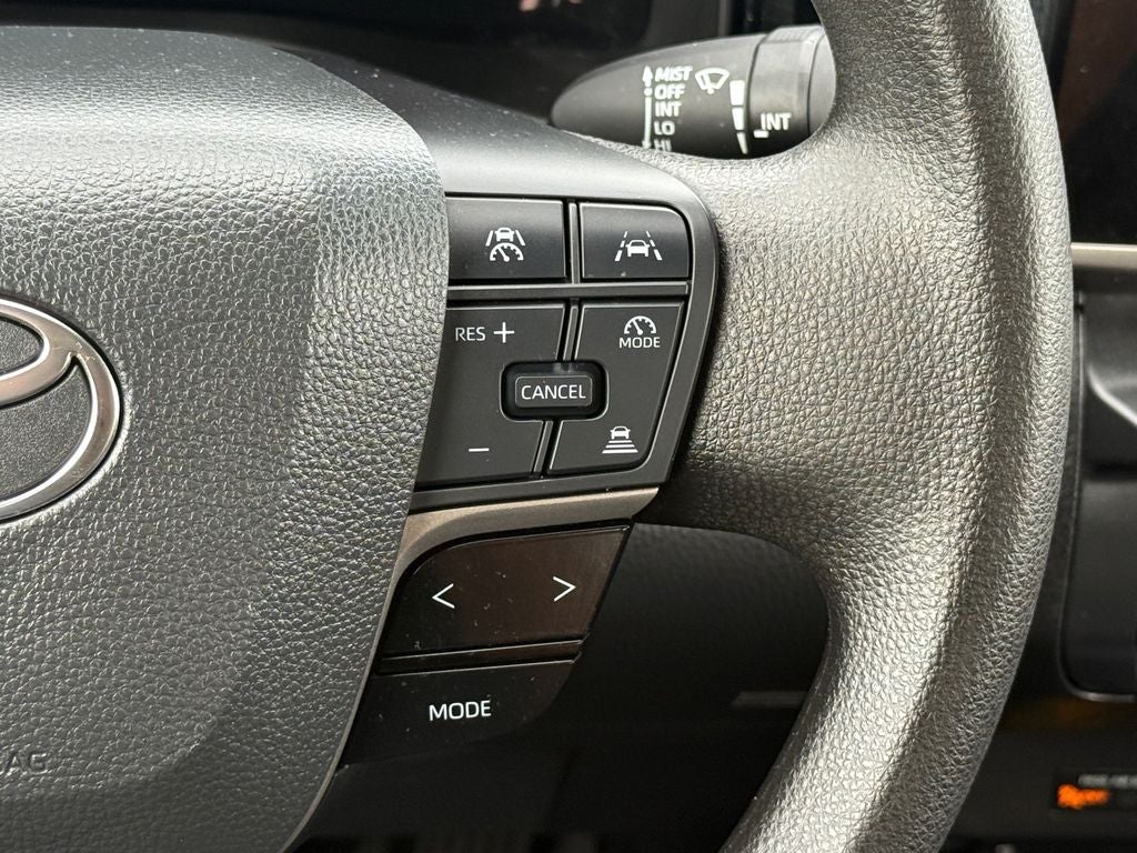 2025 Toyota Camry Hybrid LE