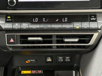 2025 Toyota Camry Hybrid LE