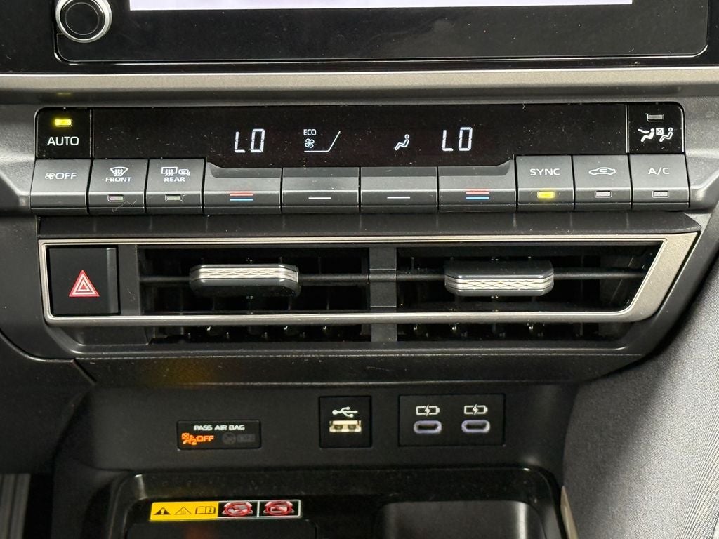 2025 Toyota Camry Hybrid LE