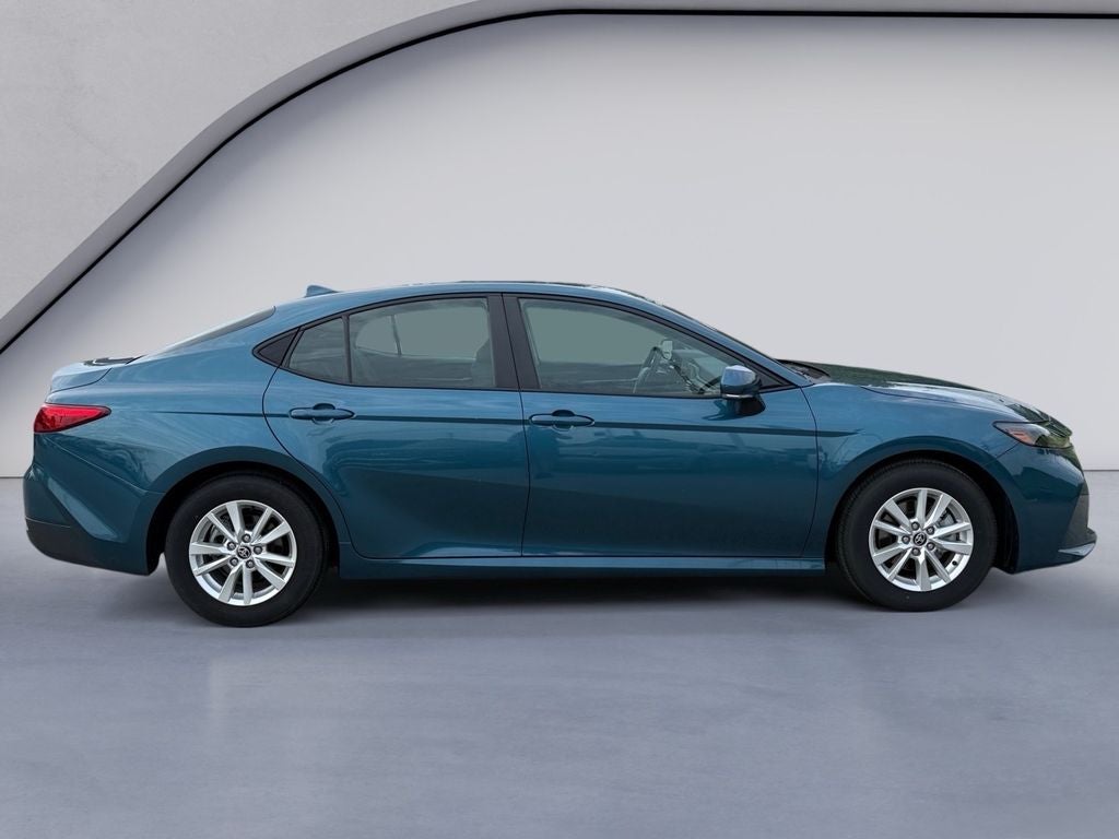 2025 Toyota Camry Hybrid LE