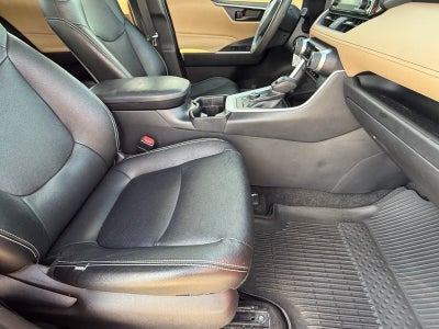 2020 Toyota RAV4 Hybrid LE