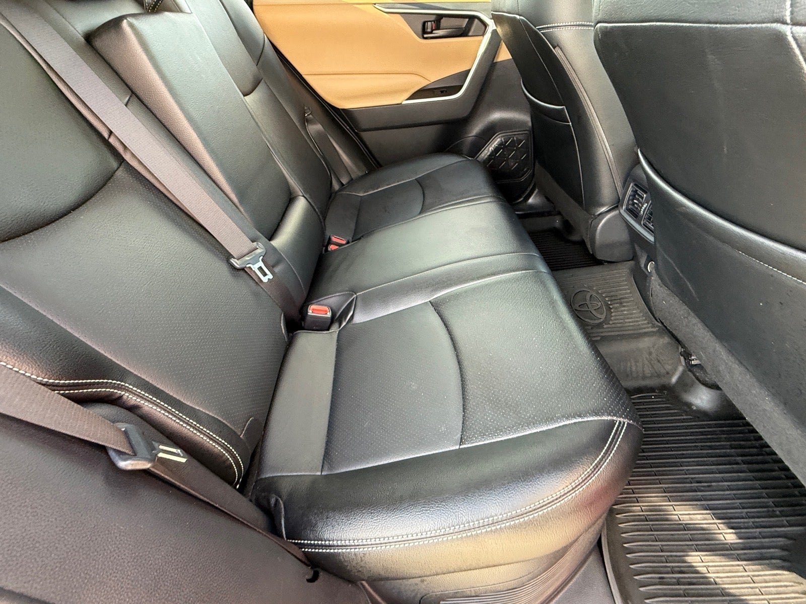 2020 Toyota RAV4 Hybrid LE