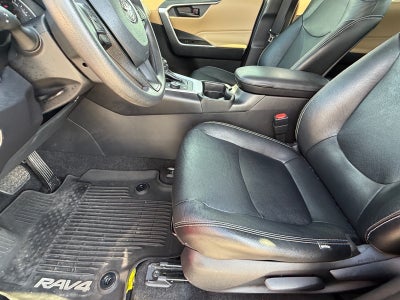 2020 Toyota RAV4 Hybrid LE