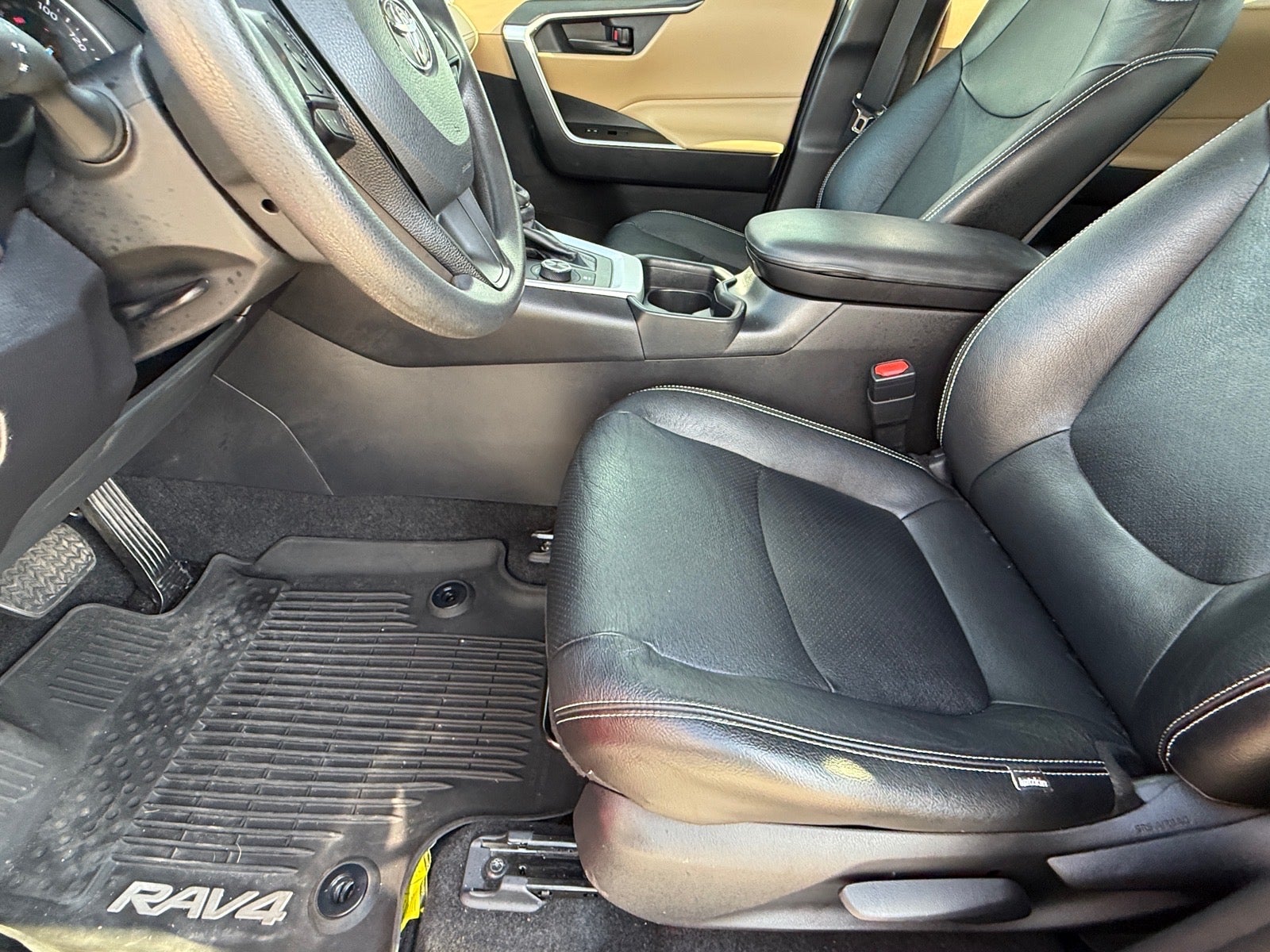 2020 Toyota RAV4 Hybrid LE