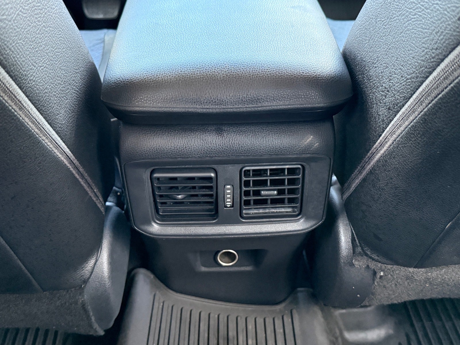 2020 Toyota RAV4 Hybrid LE