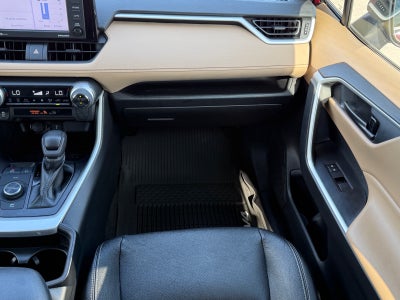 2020 Toyota RAV4 Hybrid LE