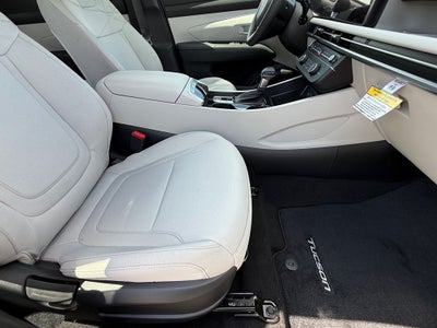 2026 Hyundai TUCSON SE