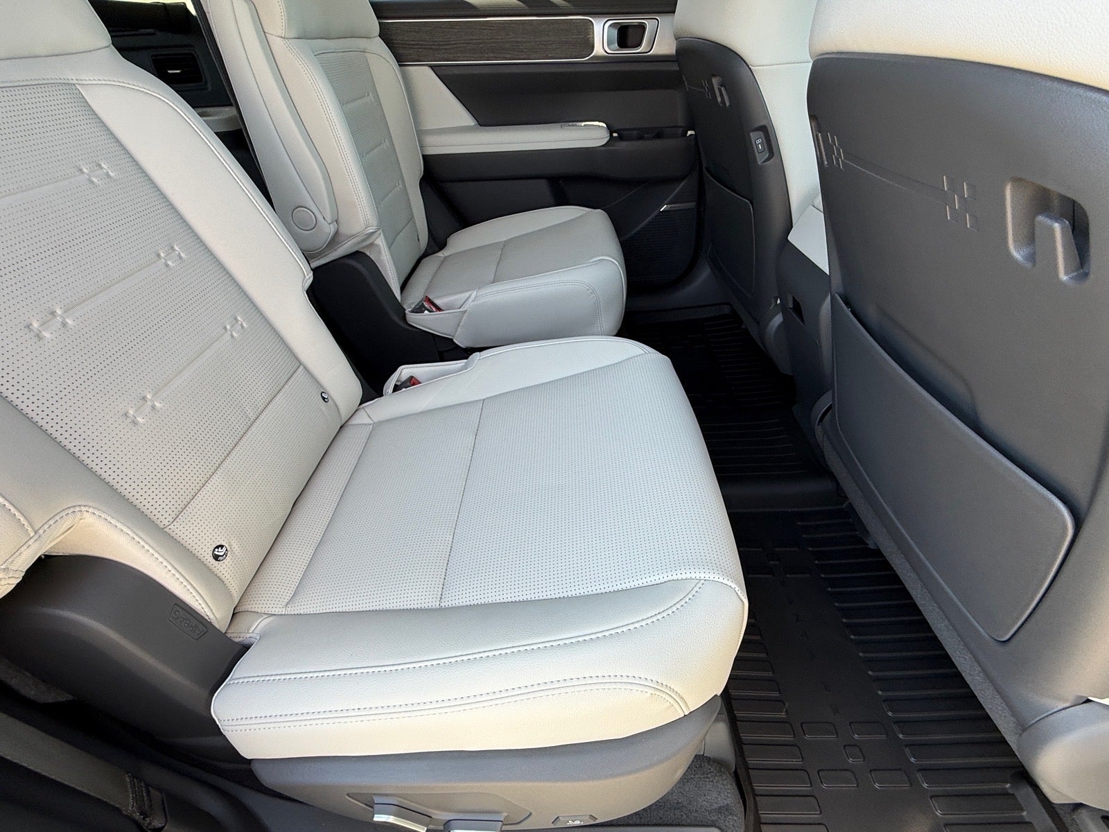 2027 Hyundai SANTA FE Limited 6P