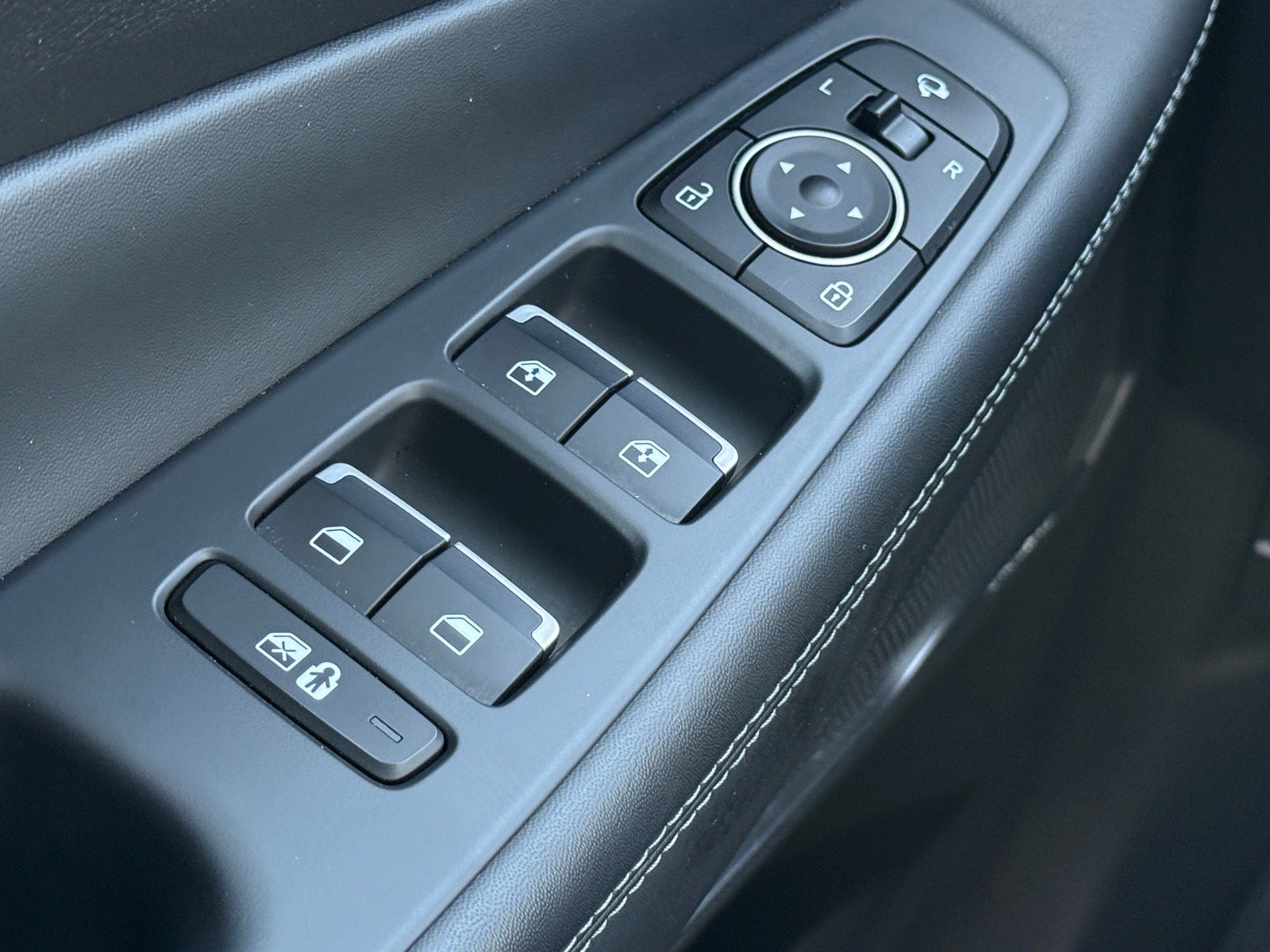 2023 Hyundai SANTA FE HYBRID Limited