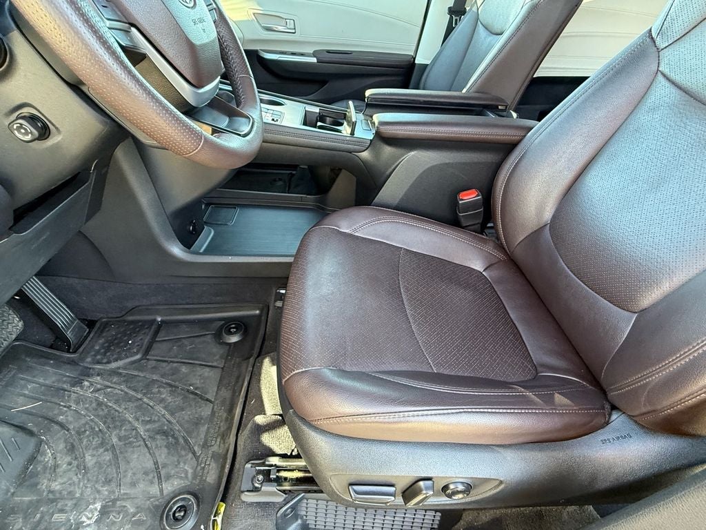 2023 Toyota Sienna Platinum