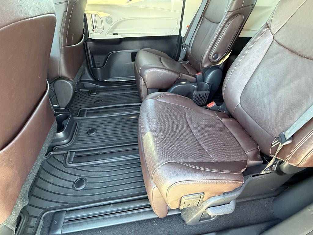 2023 Toyota Sienna Platinum
