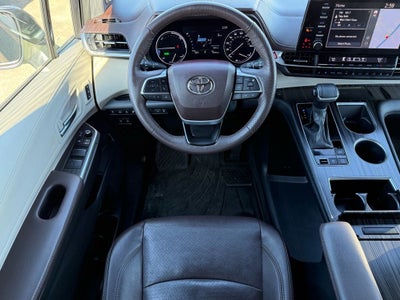 2023 Toyota Sienna Platinum