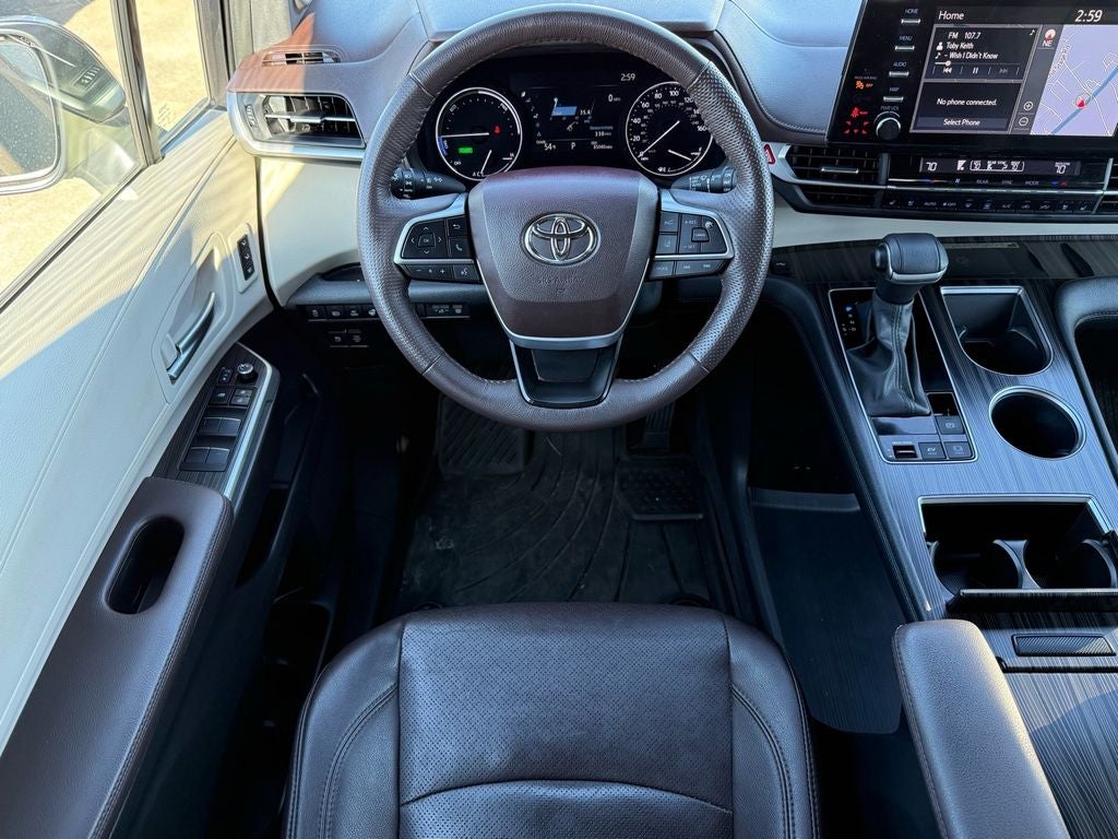 2023 Toyota Sienna Platinum