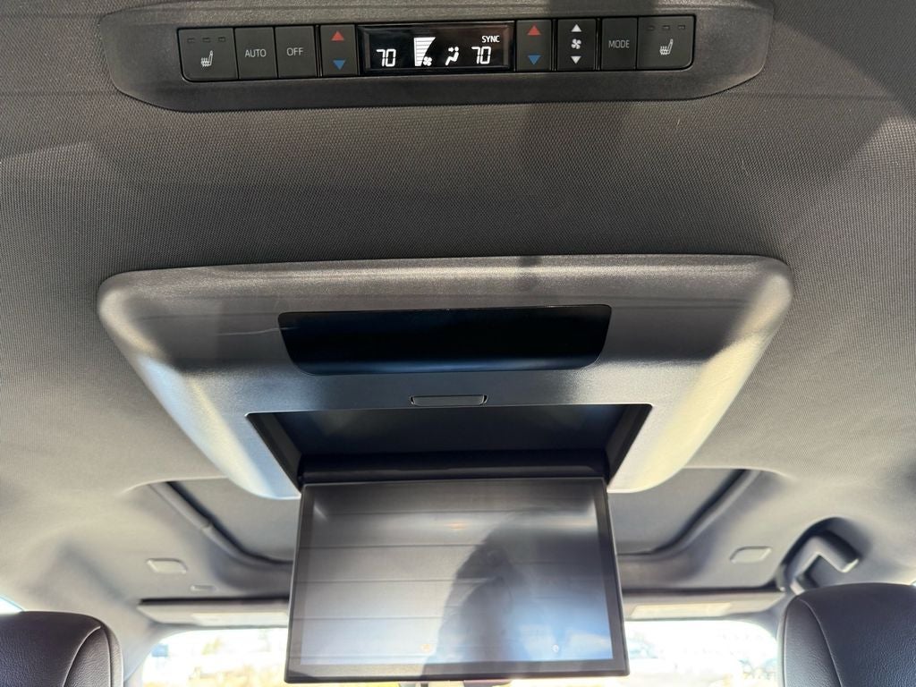 2023 Toyota Sienna Platinum