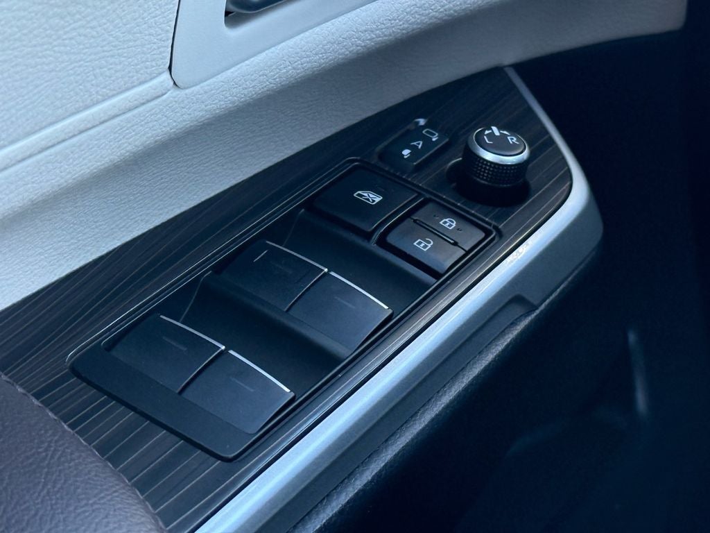 2023 Toyota Sienna Platinum