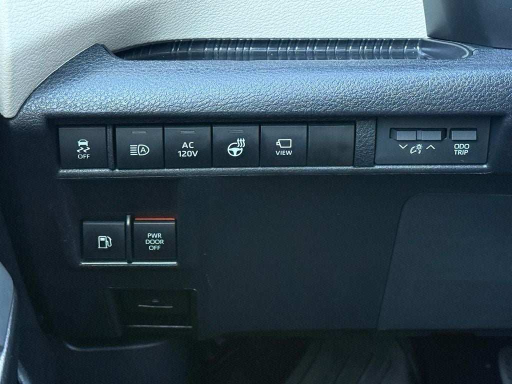 2023 Toyota Sienna Platinum