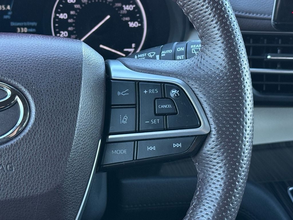 2023 Toyota Sienna Platinum