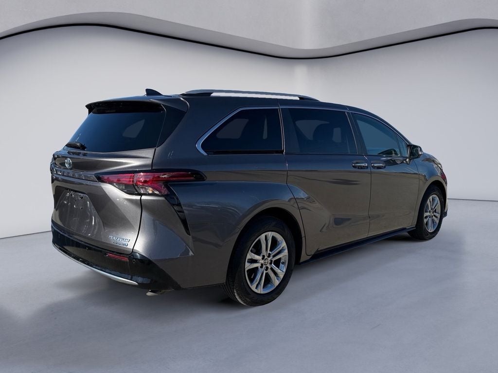 2023 Toyota Sienna Platinum