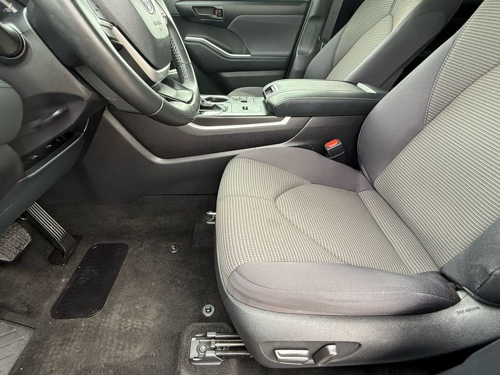 2025 Toyota Highlander LE