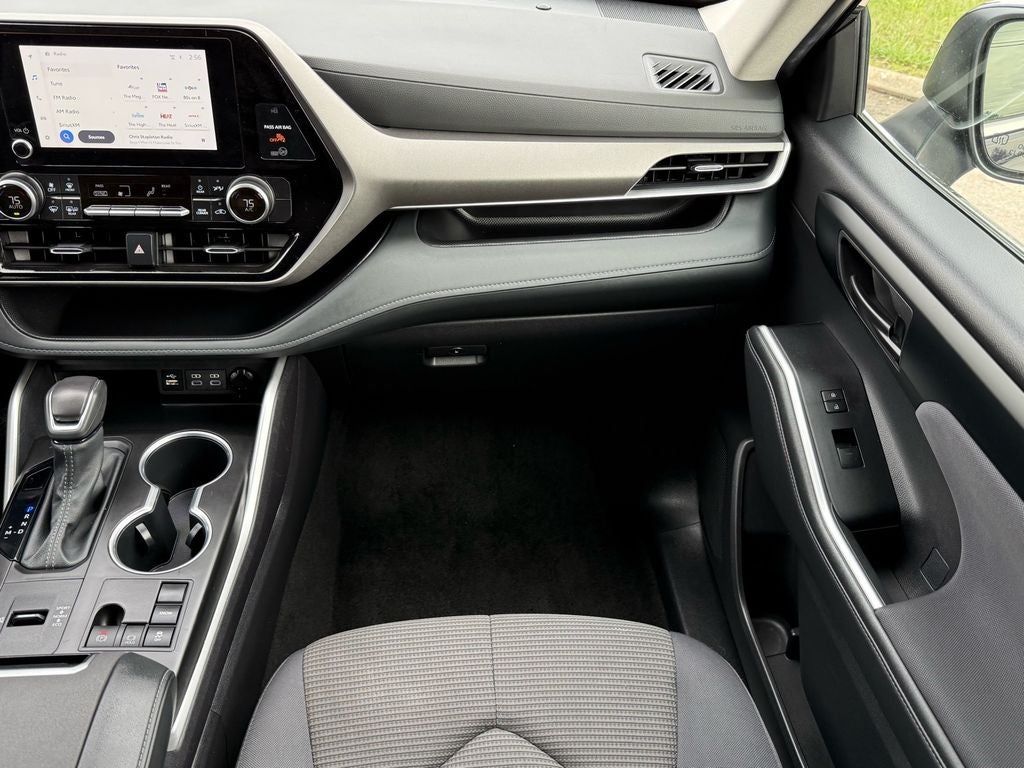 2025 Toyota Highlander LE