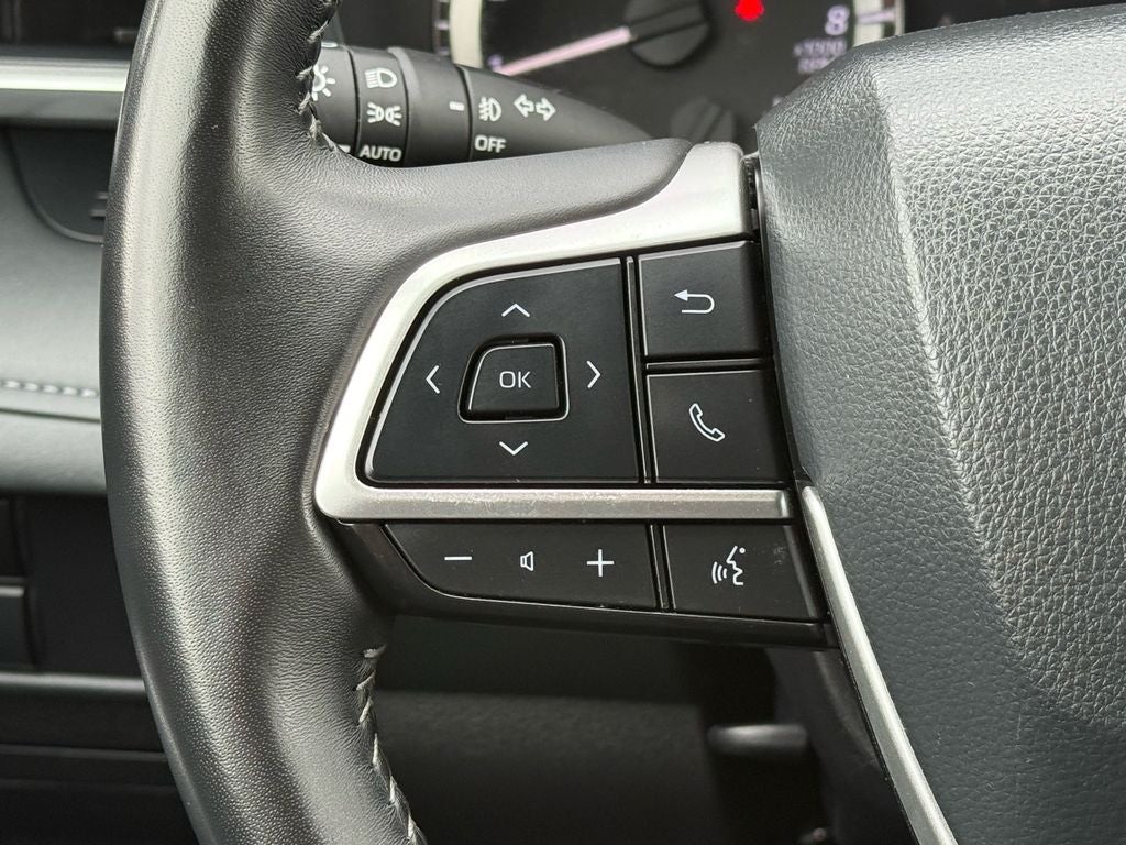 2025 Toyota Highlander LE