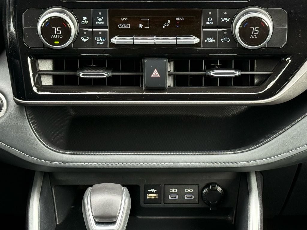 2025 Toyota Highlander LE