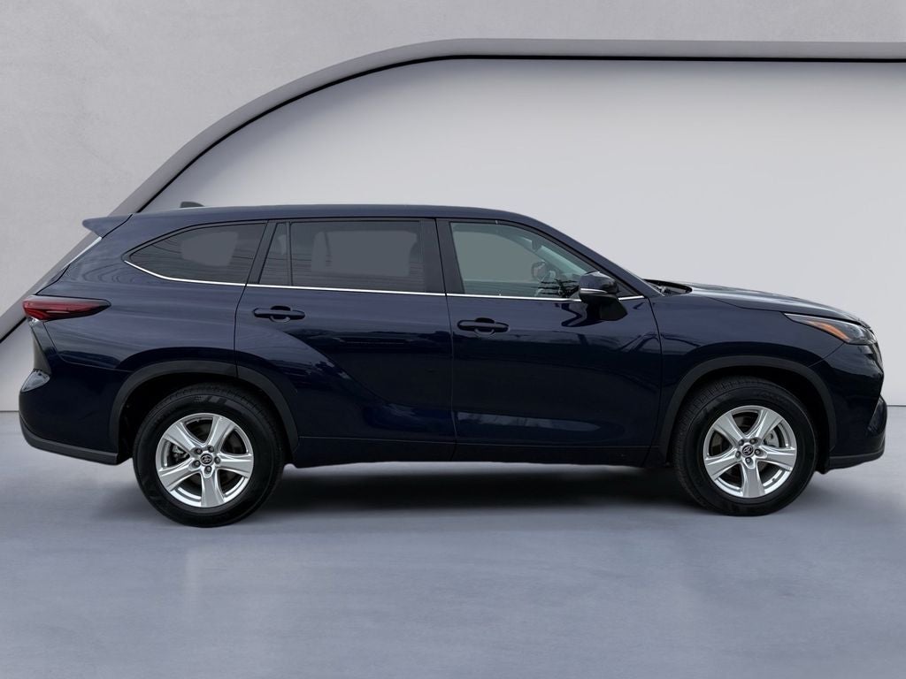 2025 Toyota Highlander LE