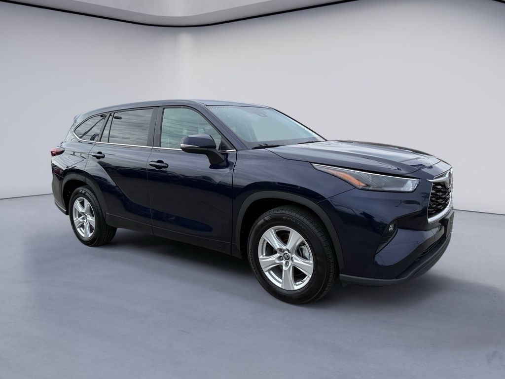 2025 Toyota Highlander LE