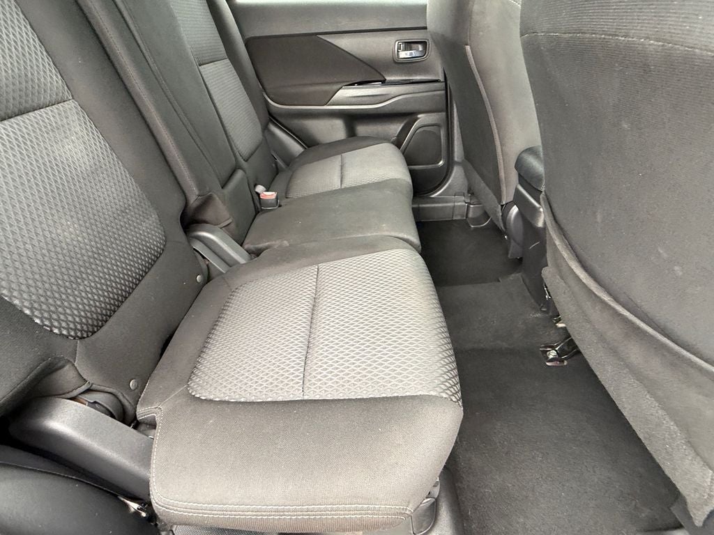 2018 Mitsubishi Outlander LE