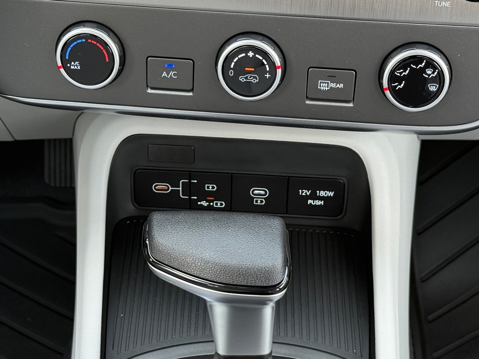 2027 Hyundai KONA SE