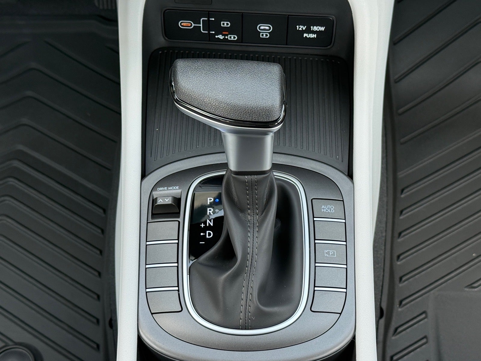 2027 Hyundai KONA SE