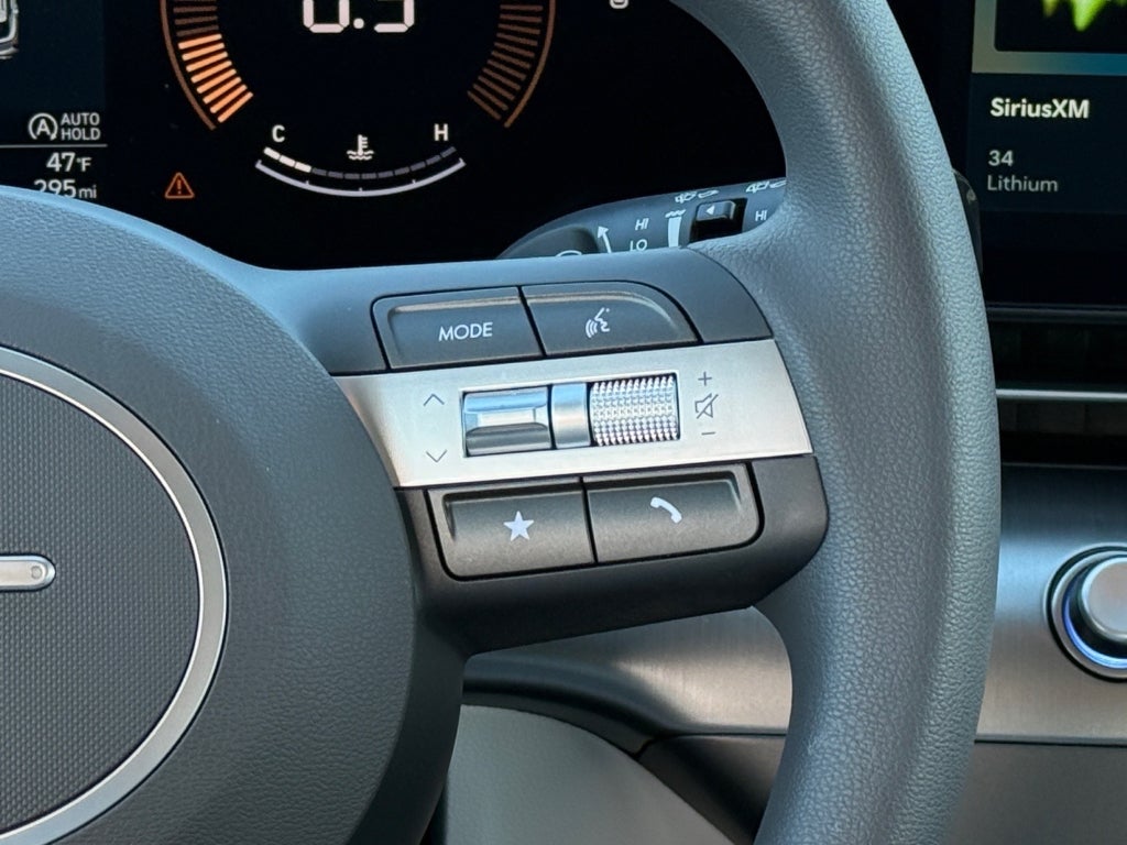 2026 Hyundai KONA SE