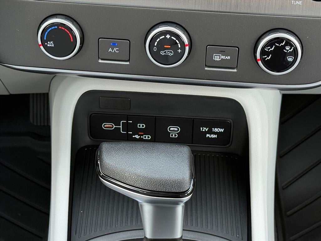 2027 Hyundai KONA SE