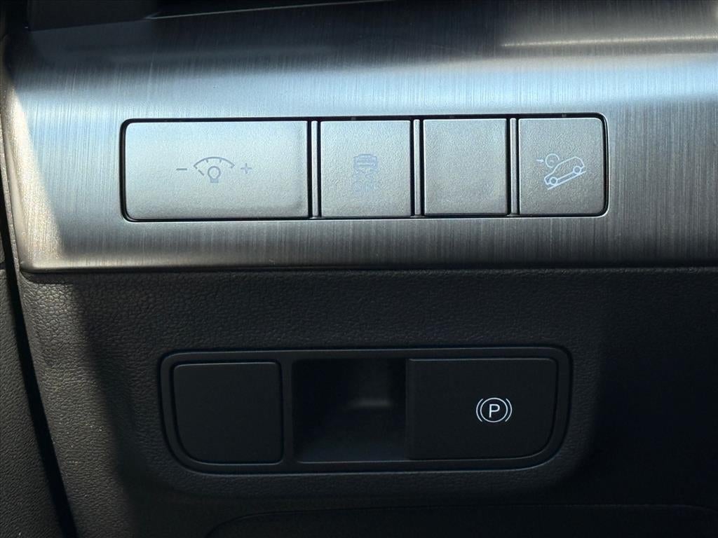 2027 Hyundai KONA SE