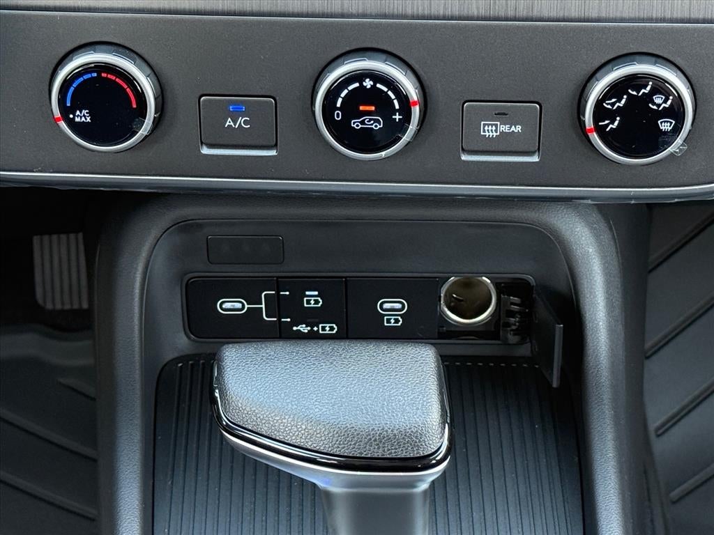 2027 Hyundai KONA SE