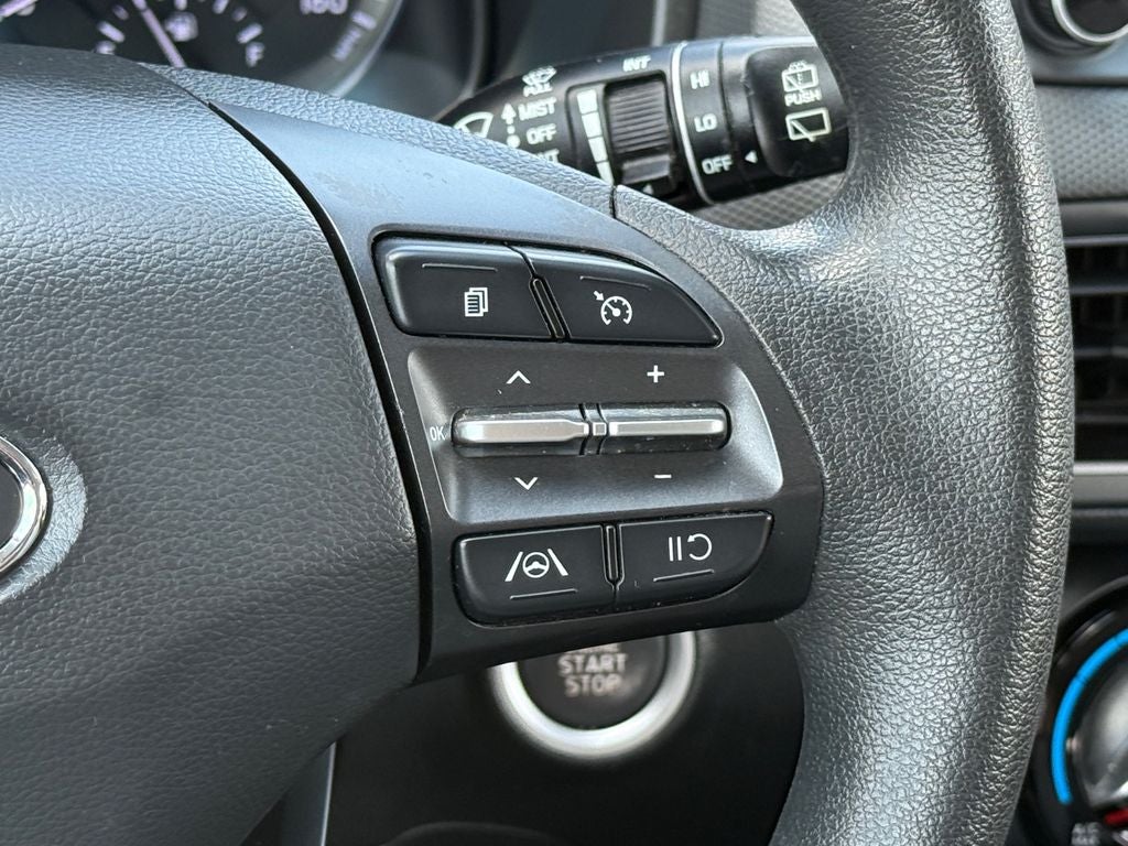 2022 Hyundai KONA SEL