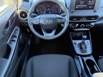 2022 Hyundai KONA SEL