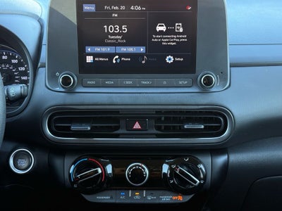 2022 Hyundai KONA SEL