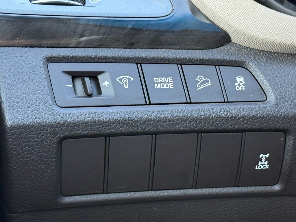 2018 Hyundai SANTA FE XL SE